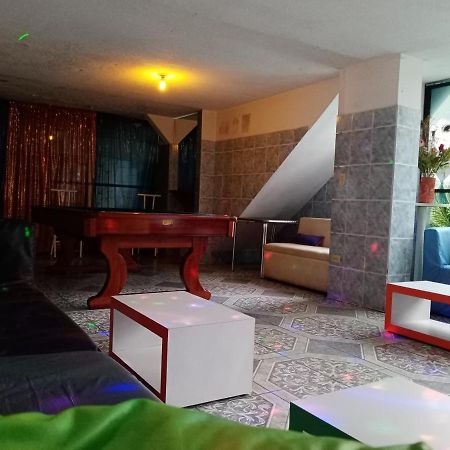 Hostal Sauna Water Palace Quito Exterior foto