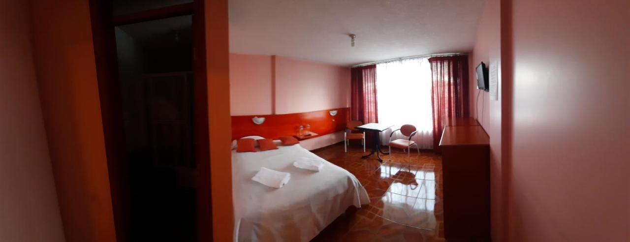 Hostal Sauna Water Palace Quito Exterior foto