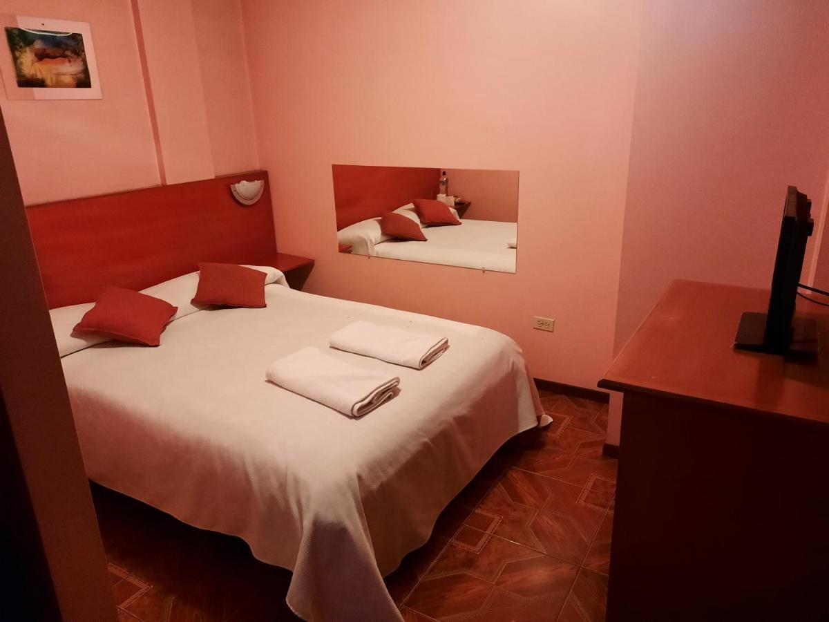 Hostal Sauna Water Palace Quito Exterior foto